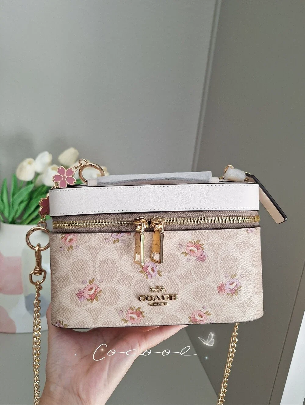 NEW Coach Cosmetic Case In Signature Canvas With Floral Print & Crossbody Chain